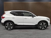 Volvo XC40 B5 AWD Plus Dark Theme 2025-6