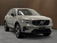 Volvo XC40 B5 AWD Plus Dark Theme 2025-2