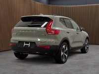 Volvo XC40 B5 AWD Plus Dark Theme 2025-4