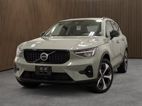 Volvo XC40 B5 AWD Plus Dark Theme 2025-0