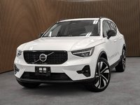 Volvo XC40 B5 AWD Plus Dark Theme 2025-0