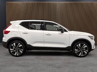 Volvo XC40 B5 AWD Plus Dark Theme 2025-6