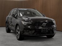 2025 Volvo XC40 B5 AWD Plus Dark Theme-3