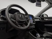 2025 Volvo XC40 B5 AWD Plus Dark Theme-4