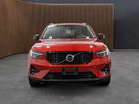 Volvo XC40 B5 AWD Plus Dark Theme 2025-2