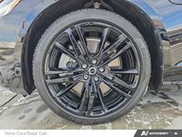 2025 Volvo S60 Plug-In Hybrid Ultra Black Edition-5