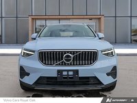 2025 Volvo XC40 Core Bright Theme-1