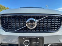 2026 Volvo XC40 Plus Dark Theme-6