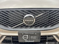 2026 Volvo XC60 Plug-In Hybrid Plus Dark Theme-6
