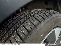 Volvo XC40 Plus Dark Theme 2025-6