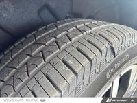 2026 Volvo XC60 Plug-In Hybrid Plus Dark Theme-6