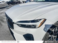 2025 Volvo XC60 Plus Dark Theme-7