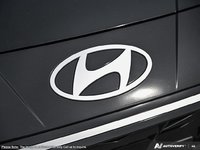 2025 Hyundai Elantra Hybrid Luxury Two-Tone Interior-7