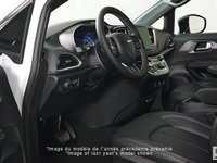 2027 Chrysler Grand Caravan SXT-interior-front