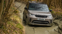Choisir entre le Land Rover Discovery 2025 et le Jaguar F-Pace : un guide pour les familles actives