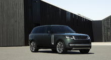 Navigating Montreal's Traffic Headaches with the 2025 Range Rover's Pivi Pro Infotainment System