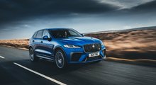 Les nids-de-poule de Montréal ne font pas le poids face à la suspension adaptative du Jaguar F-PACE