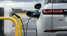 Land Rover announces its electric shift