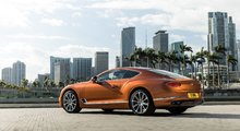 Bentley Continental 2021 vs Porsche 911 2021: une exclusivité inégalée