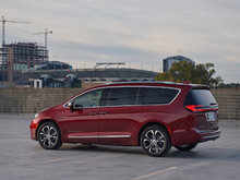 5 Reasons the 2024 Chrysler Pacifica is the Minivan to Beat