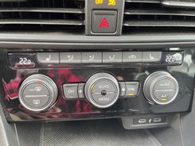 2021 Volkswagen Jetta Execline 1.4T 8sp at w/Tip