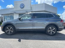 2018 Volkswagen Tiguan Highline 2.0T 8sp at w/Tip 4M 3rd Row Seating
