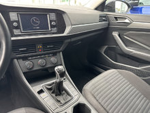 Volkswagen JETTA TRENDLINE MANUELLE CARPLAY CAMÉRA SIEGES CHAUFF 2023