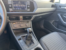 Volkswagen JETTA TRENDLINE MANUELLE CARPLAY CAMÉRA VOLANT CHAUFFANT 2023