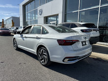 Volkswagen Jetta HIGHLINE BEATS AUDIO CUIR TOIT PANO CAMÉRA 2024