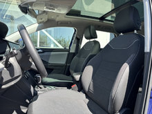 Volkswagen Taos COMFORTLINE 4MOTION CUIR TOIT PANO CARPLAY CAMÉRA 2023