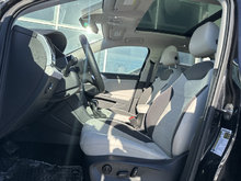 2025 Volkswagen TAOS COMFORTLINE 4MOTION CUIR TOIT PANO CARPLAY CAMÉRA