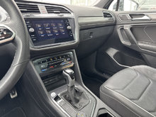 Volkswagen TIGUAN HIGHLINE R-LINE 4MOTION CUIR TOIT PANO CARPLAY 2024