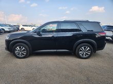 2023 Nissan Pathfinder SL V6 4x4 at
