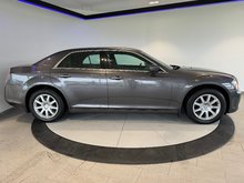 Chrysler 300 TOURING + CUIR + CAMERA + AWD + V6 +++ 2013