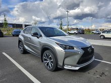 Lexus NX 200t AWD + TOIT + CUIR + NAVIGATION + CAMERA + 2015