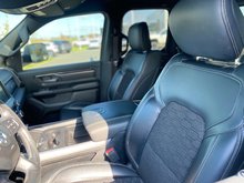 Ram 1500 Sport + V8 + 5.7 HEMI + HITCH + CAMERA + 2019