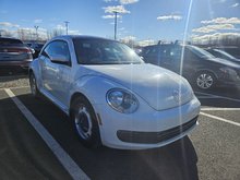 Volkswagen Beetle Coupe CLASSIC + TOIT PANO  + BAS KM + JAMAIS ACCIDENTE + 2015