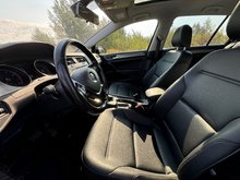 Volkswagen Golf Comfortline + TOIT + CUIR + CARPLAY + DEMARREUR + 2017