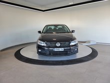 Volkswagen Jetta Sedan Comfortline + 1.8T Sport + BAS KM + TOIT + CARPLAY 2016