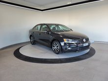 Volkswagen Jetta Sedan Comfortline + 1.8T Sport + BAS KM + TOIT + CARPLAY 2016