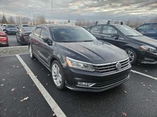 Volkswagen Passat Highline + VR6 + RARE + TOIT + CUIR + WOW +++ 2017