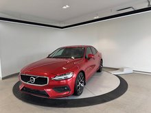 2019 Volvo S60 Momentum + 316 HP + CUIR + TOIT + CARPLAY + WOW !