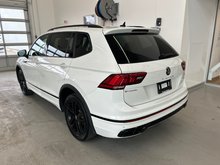 Volkswagen Tiguan Comfortline R-Line Black Edition, TOIT PANO, 2022 JAMAIS ACCIDENTÉ