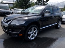2010 Volkswagen Touareg Comfortline w/ Sport Pkg & Tow Hitch