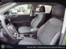 Volkswagen Taos Comfortline Black Edition 4MOTION 2025