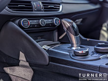 2017 Alfa Romeo GIULIA BASE DUAL SUNROOF / ALL WHEEL DRIVE / TURBO ENGINE