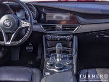 2017 Alfa Romeo GIULIA BASE DUAL SUNROOF / ALL WHEEL DRIVE / TURBO ENGINE
