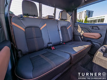 2024 GMC Canyon AT4 LOCALLY DRIVEN / LEATHER AND HEATED SEATS / TURBO MAX ENGINE / 4X4 DRIVETRAIN