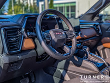 2024 GMC Canyon AT4 LOCALLY DRIVEN / LEATHER AND HEATED SEATS / TURBO MAX ENGINE / 4X4 DRIVETRAIN