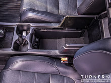 2017 Honda CR-V TOURING LOCALLY DRIVEN / HEATED LEATHER SEATS / ALL WHEEL DRIVE